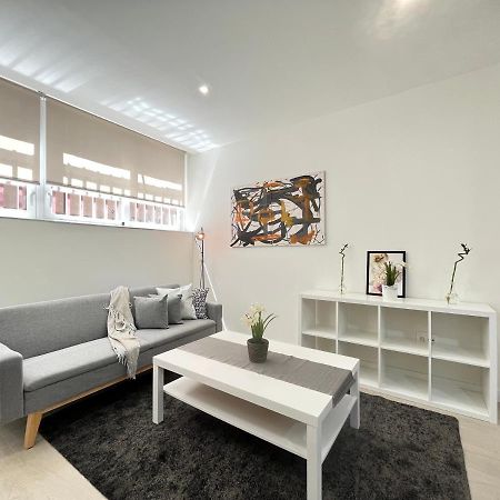 Acogedor Infanta Mercedes Apartment Madrid Luaran gambar