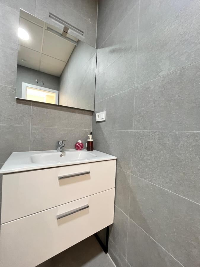 Acogedor Infanta Mercedes Apartment Madrid Luaran gambar